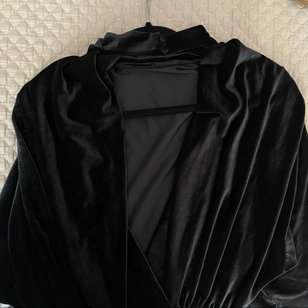 Jolene Velvet Dress 🤩 NWT - Picture 6 of 8